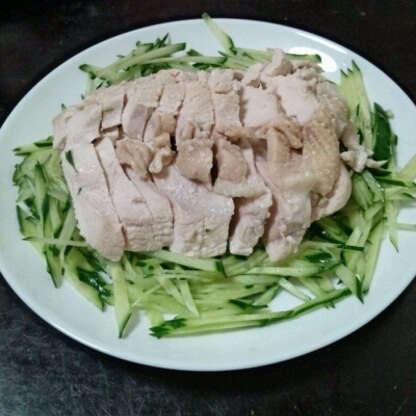 塩麹だけで、美味しいゆで鶏ができました(^o^)